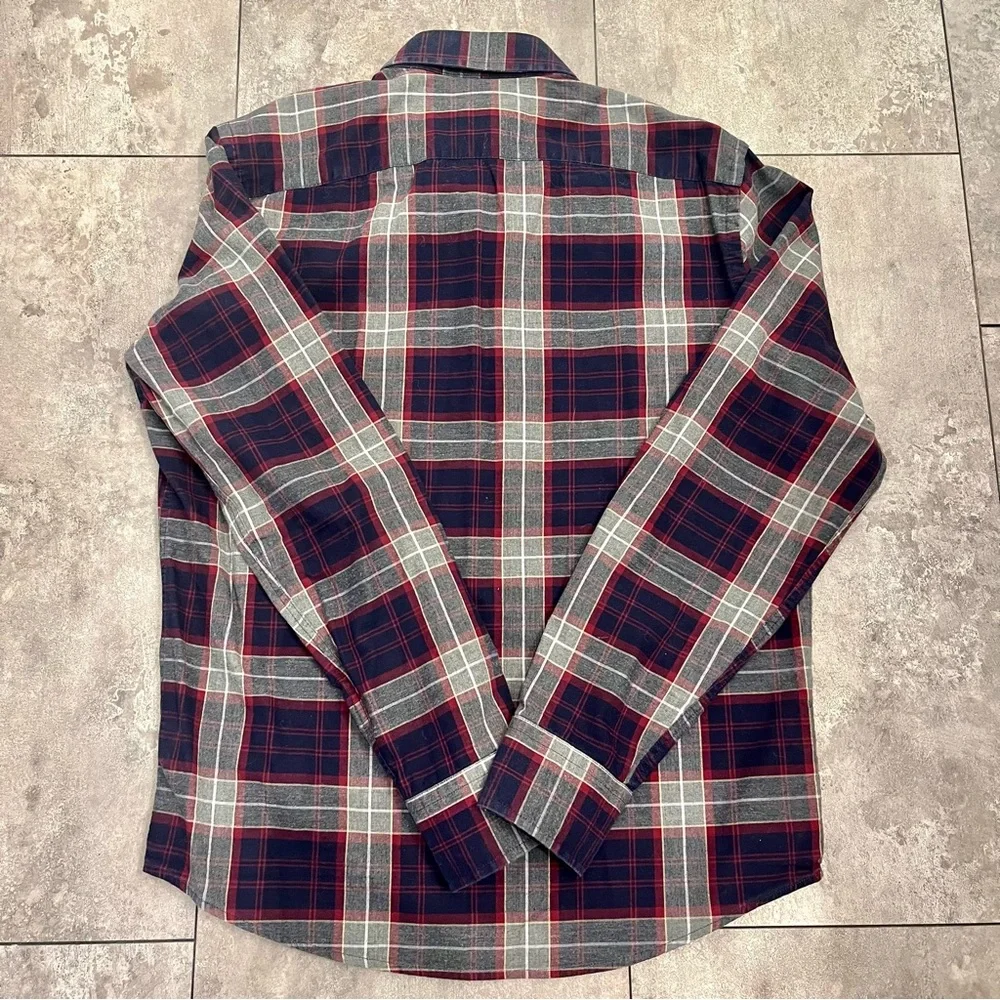 Untuck It Plaid Button Down - Picture 4 of 4